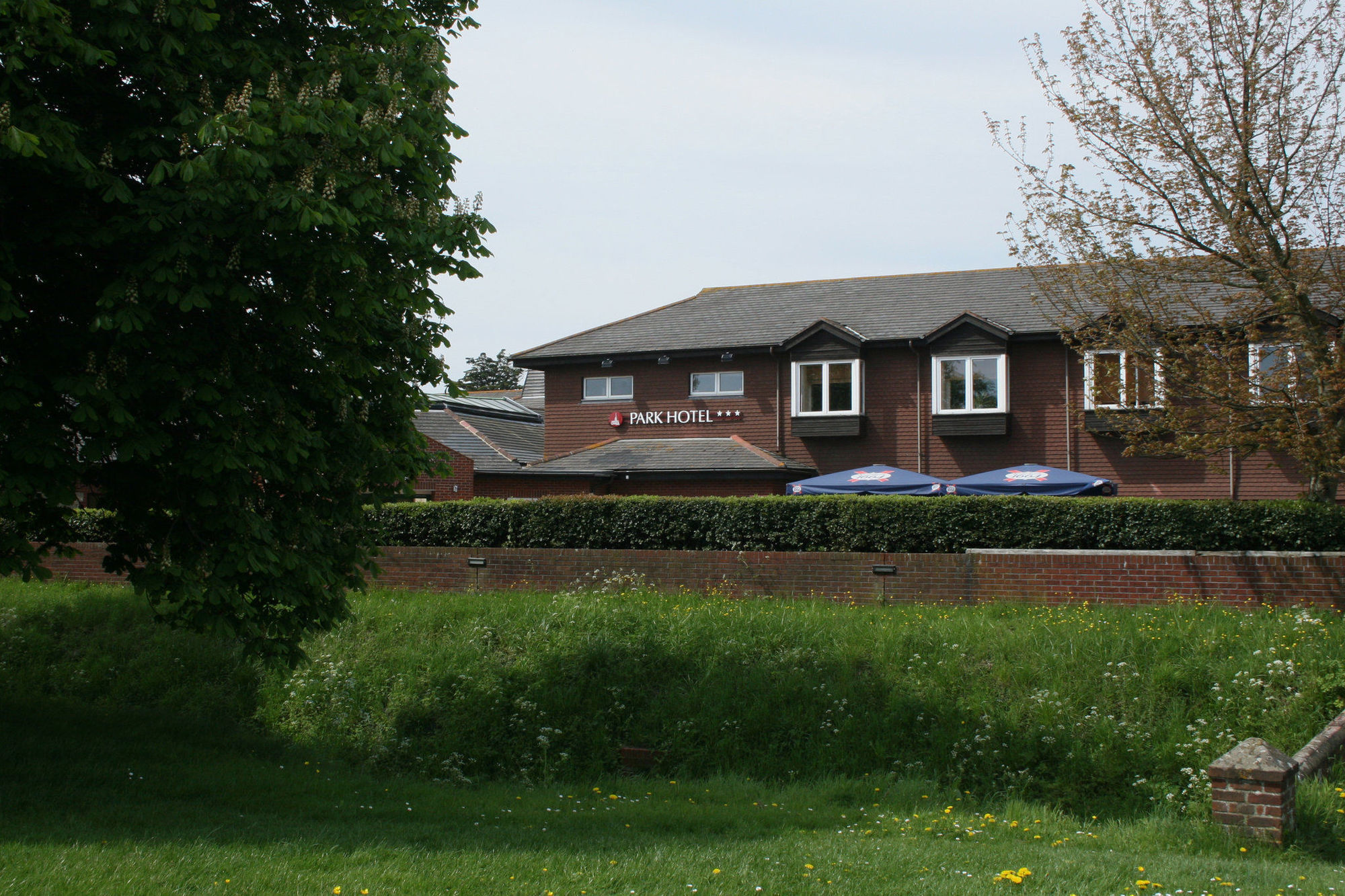 Chichester Park Hotel Exterior foto